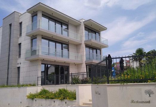 HotelOscarHotel Overview