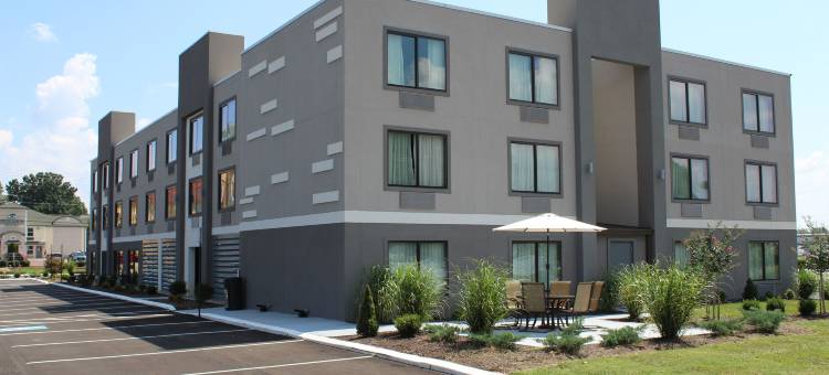 鲍灵格林贝斯特韦斯特优质酒店(Best Western Plus Bowling Green)图片