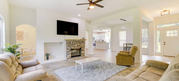 空气清新的代顿度假屋带露台+私人院子！(Airy Dayton Vacation Home w/ Deck + Private Yard!)图片