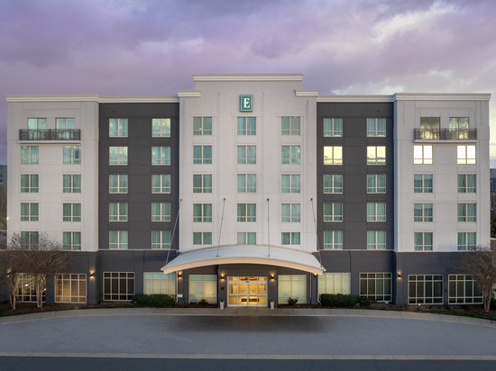 杜勒斯北劳登希尔顿安泊酒店