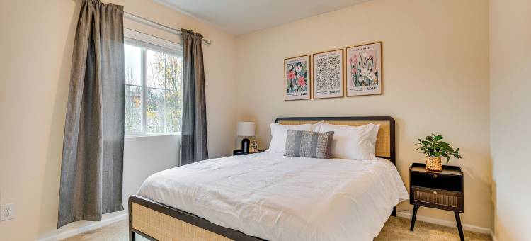 游戏室和甲板：适合家庭的汤姆沃特宝石(Game Room & Deck: Family-friendly Tumwater Gem)图片