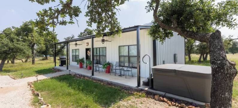 La Casita：有热水浴缸和火坑，距离弗雷德15分钟(La Casita: Hot-Tub & Firepit, 15 Min to Fred!)图片