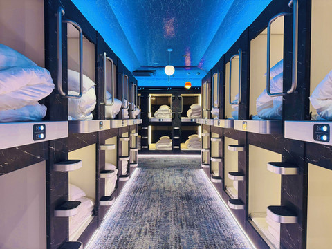 别府塔胶囊旅舍