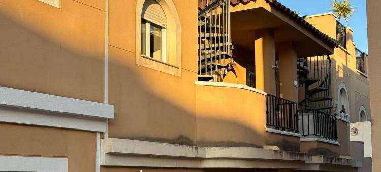 Inviting holiday home with pool图片