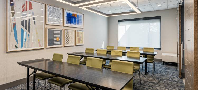 智选假日套房酒店布福德(Holiday Inn Express & Suites Buford NE - Lake Lanier)图片