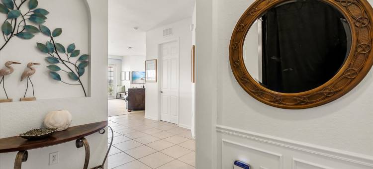 Upstay: Stunning 3BR Condo w Scenic Views & Patio图片