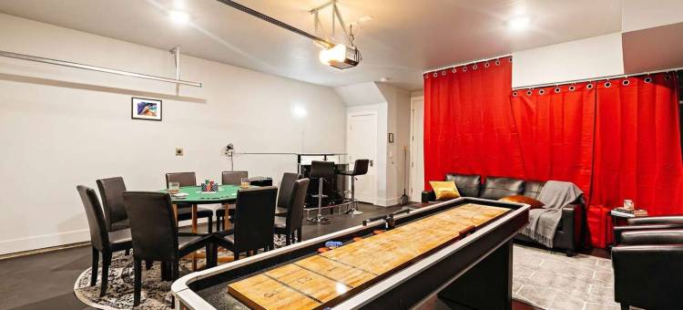 靠近市中心的带屋顶游戏室的私人住宅(Private Home w Rooftop Game Room Near Downtown)图片