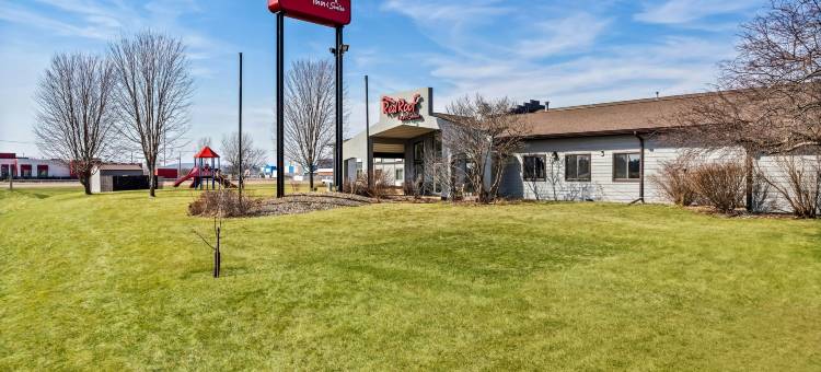 托玛红屋顶旅馆(Red Roof Inn & Suites Tomah)图片