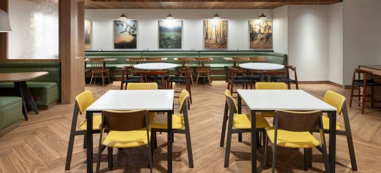 西基隆拿万枫酒店及套房(Fairfield Inn & Suites West Kelowna)图片
