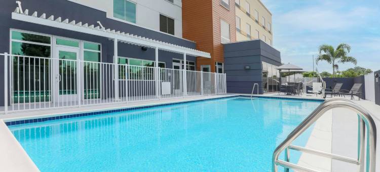 珊瑚角/北迈尔斯堡万枫酒店及套房(Fairfield Inn & Suites Cape Coral/North Fort Myers)图片
