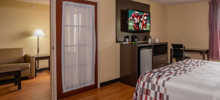 印第安纳波利斯机场红顶套房酒店(Red Roof Inn & Suites Indianapolis Airport)图片