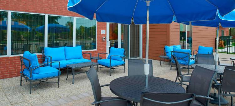 底特律特洛伊万枫酒店及套房(Fairfield Inn & Suites Detroit Troy)图片