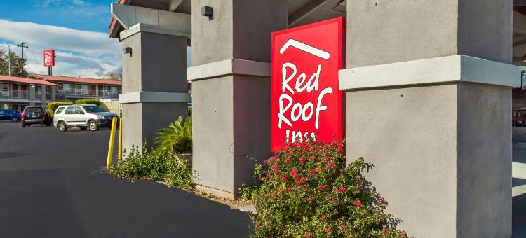雷丁红顶酒店(Red Roof Inn Redding)图片