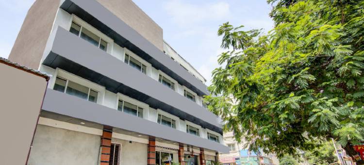 Fabhotel Keerthi的Anupama(FabHotel Keerthi's Anupama - Nr Indira Gandhi Stadium)图片