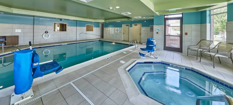 智选假日套房酒店梅德福的中央点(Holiday Inn Express & Suites MEDFORD-CENTRAL POINT by IHG)图片