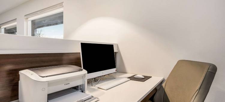 东兰辛大学区-波茵特克拉丽奥旅馆(Clarion Pointe East Lansing University Area)图片