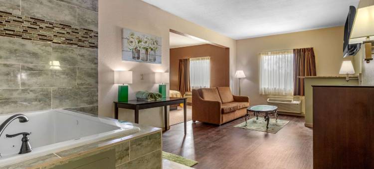 西孟斐斯I-40凯艺酒店(Quality Inn West Memphis I-40)图片