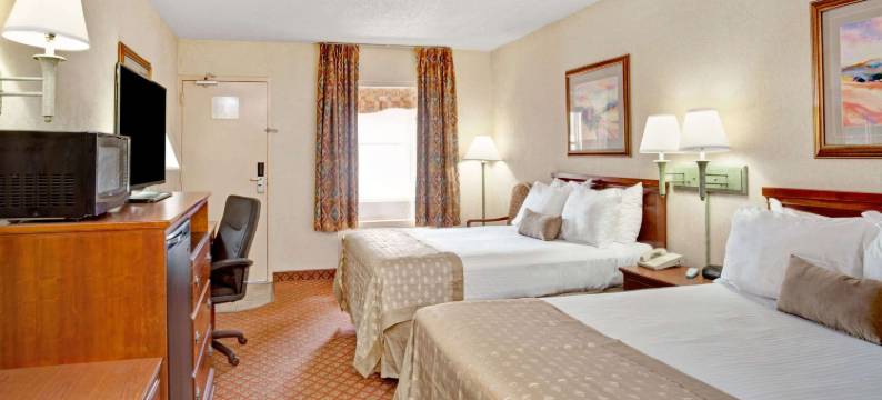 西孟斐斯华美达酒店(Ramada by Wyndham West Memphis)图片