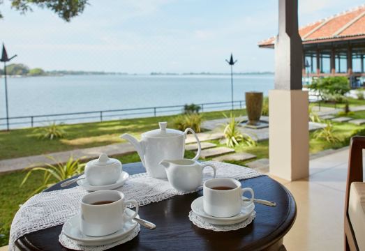 EKHO Lake House Hotel Overview