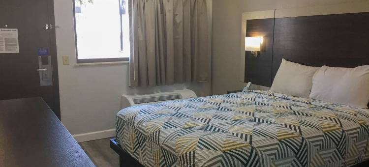 明尼苏达州伯恩斯维尔 6 号汽车旅馆(Motel 6 Burnsville, MN)图片