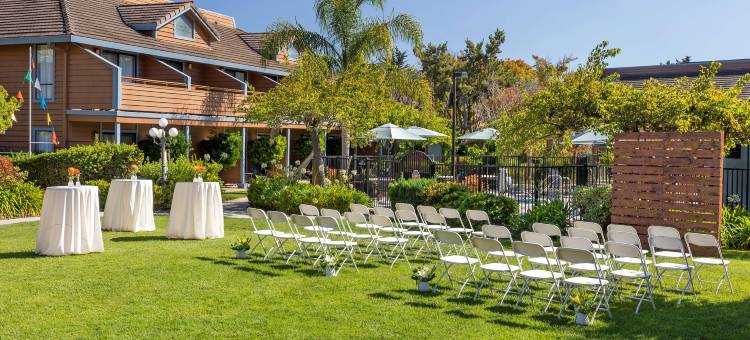 阿普托斯海崖旅馆(Seacliff Inn Aptos, Tapestry Collection by Hilton)图片