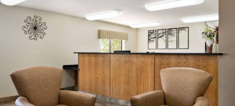 埃尔科温德姆呗盟酒店(Baymont by Wyndham Elko)图片