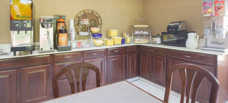 派恩布拉夫戴斯套房酒店(Days Inn & Suites by Wyndham Pine Bluff)图片