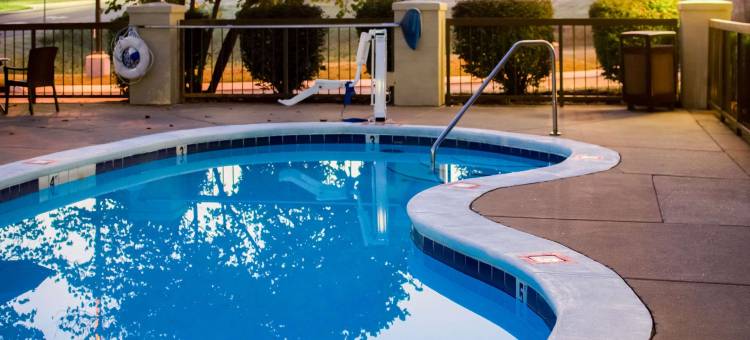 克拉克斯维尔 - 出口 11 凯艺酒店(Quality Inn Clarksville - Exit 11)图片