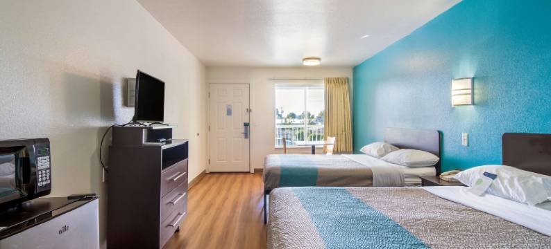 205波特兰6号购物汽车旅馆(Motel 6 Portland, or  Mall 205)图片