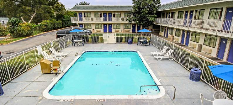 德克萨斯圣马科斯 6 号汽车旅馆(Motel 6 San Marcos, TX)图片