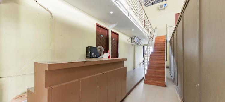 红门伊斯兰教酒店 靠近佩拉布汉鲁图广场(RedDoorz Syariah Near Alun-Alun Pelabuhan Ratu)图片