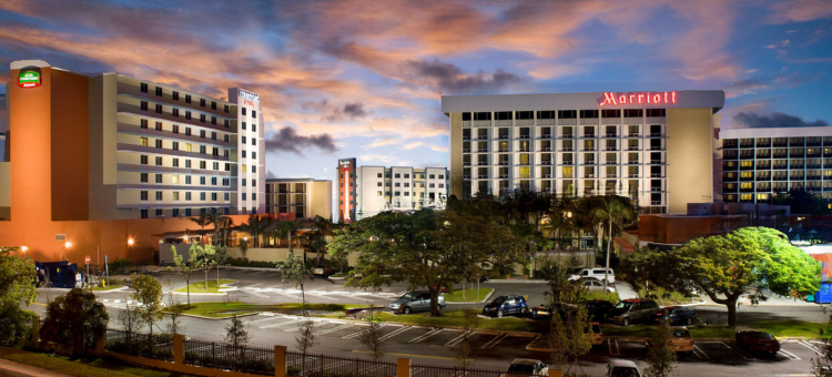 迈阿密机场万怡酒店(Courtyard Miami Airport)图片