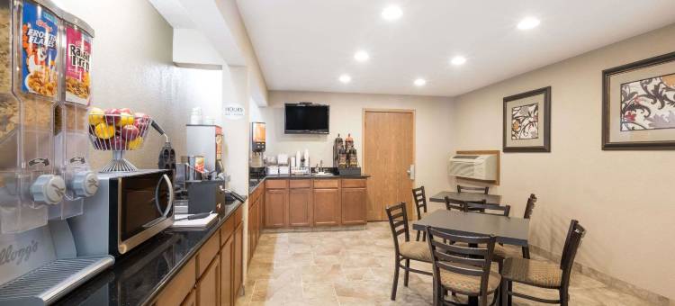 牛顿温德姆速8酒店(Super 8 by Wyndham Newton)图片