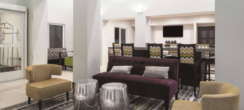 费尔菲尔德纳帕谷拉昆塔温德姆套房酒店(La Quinta Inn & Suites by Wyndham Fairfield - Napa Valley)图片