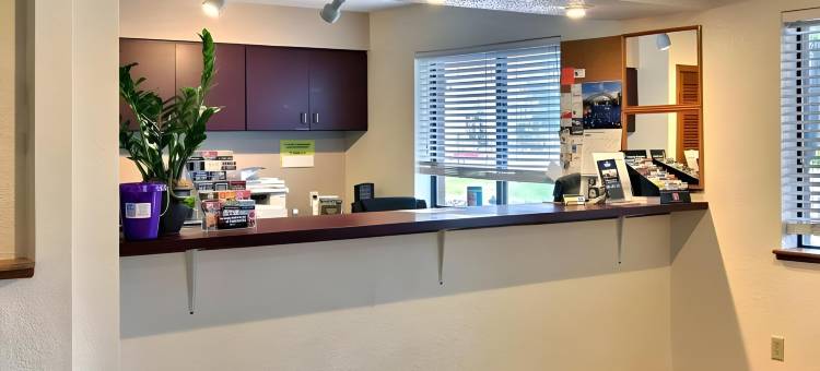 奥马哈东北戴斯套房酒店(Days Inn & Suites by Wyndham Traverse City)图片