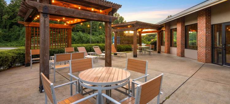 拉格兰奇呗盟套房酒店(Baymont by Wyndham LaGrange)图片