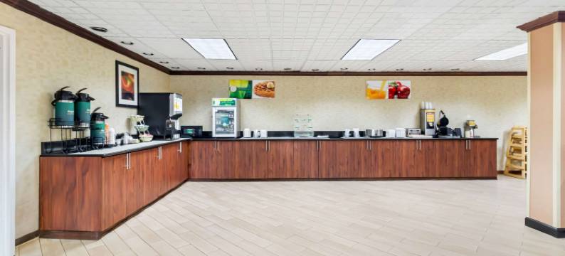 品质酒店及套房佛罗伦萨市民中心(Quality Inn & Suites Civic Center)图片