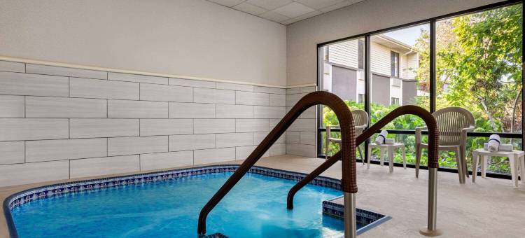 日耳曼敦-密尔沃基温德姆速8酒店(Super 8 by Wyndham Germantown/Milwaukee)图片