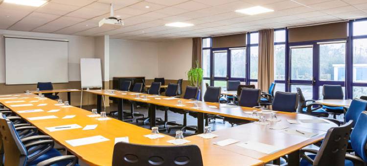 宜必思快捷马恩河谷蓬托孔博酒店(Ibis Budget Marne la Vallée Pontault Combault)图片