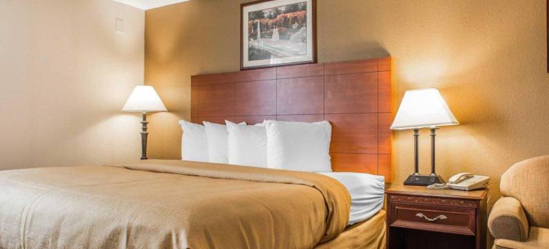 米德尔敦-富兰克林凯艺套房酒店(Quality Inn and Suites Middletown-Franklin)图片