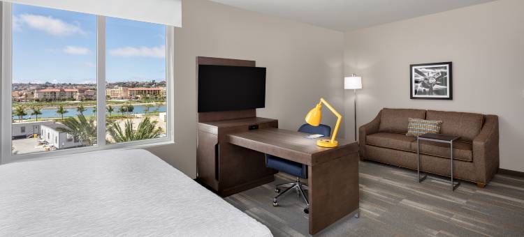 圣迭戈机场自由站欢朋套房酒店(Hampton Inn & Suites San Diego Liberty Station)图片