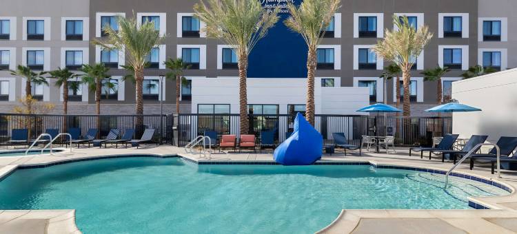 Hampton Inn & Suites by Hilton Corona图片