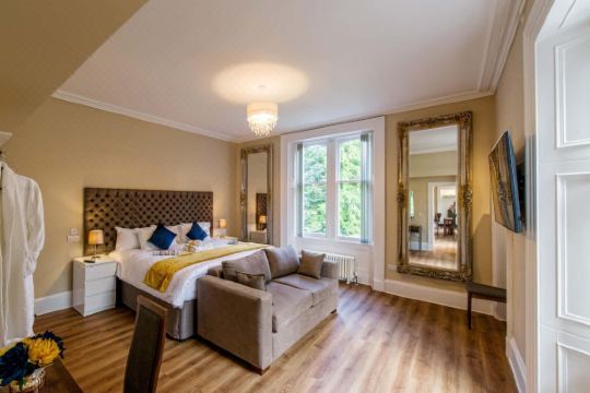 罗斯登高地房 - 皇帝公寓6(Rosedene Highland House - Emperor Apartment 6)预订价格,联系电话 ...