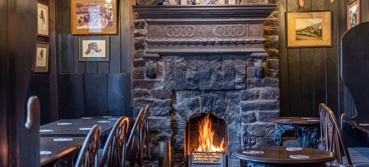 狐狸和猎犬酒店(The Fox & Hounds Inn)图片