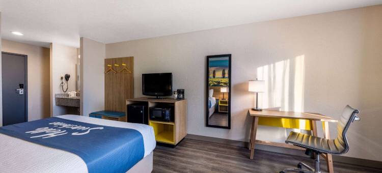 莱思罗普戴斯酒店(Days Inn by Wyndham Lathrop)图片