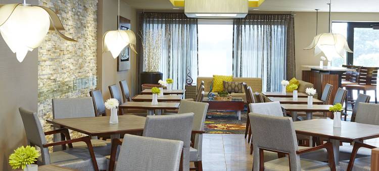 伊萨卡机场/大学万怡酒店(Courtyard Ithaca Airport/University)图片