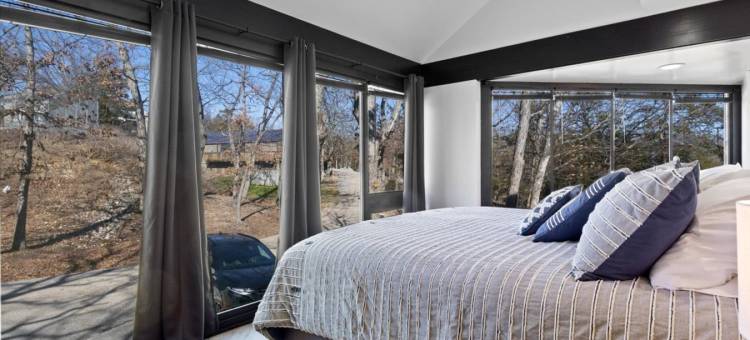 Indoor Pool and Scenic Lake Views - Stunning Treetop Retreat图片