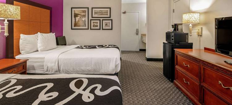 那不勒斯东I-75拉昆塔温德姆套房酒店(La Quinta Inn & Suites by Wyndham Naples East (I-75))图片