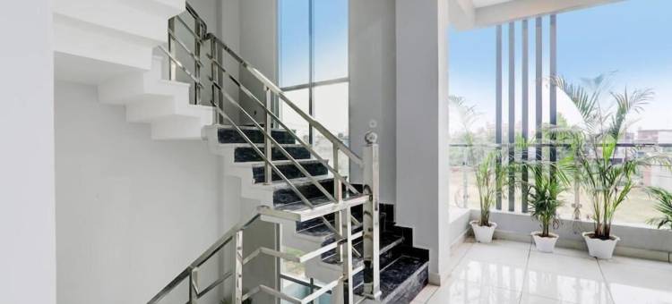 雷纳亚酒店(The Renaya Hotel)图片