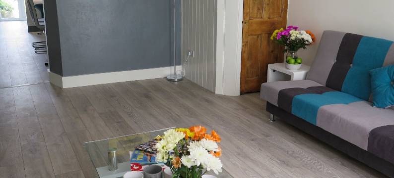 威斯特里亚小屋酒店(Westeria Cottage - 2 Bed-Sleeps 4-TJS9WC)图片